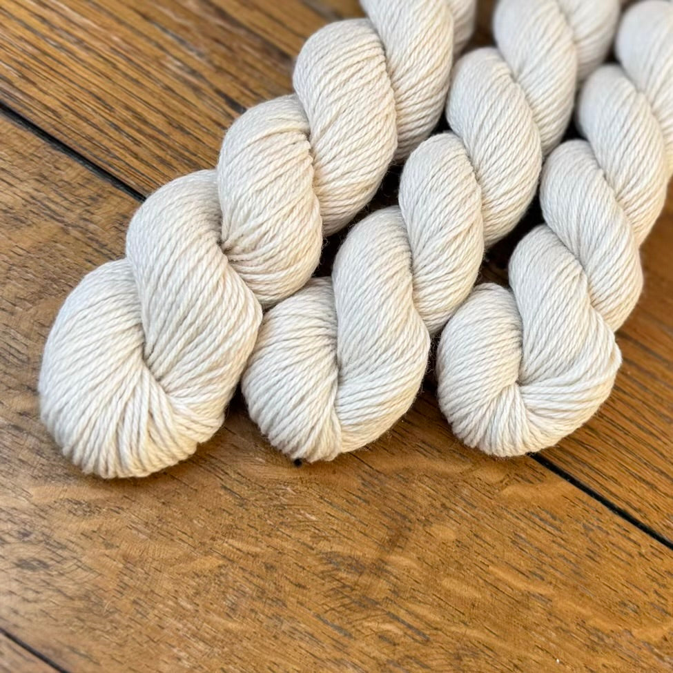 Wee County Yarns Kinross 4ply