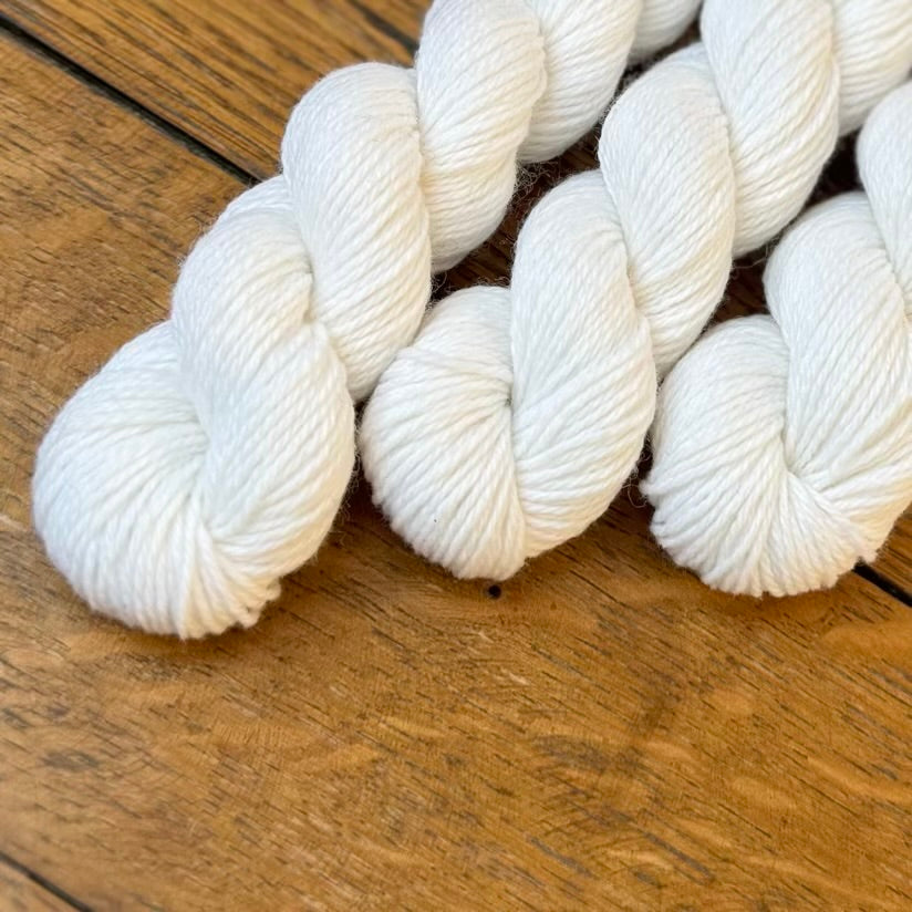 Wee County Yarns Kinross 4ply