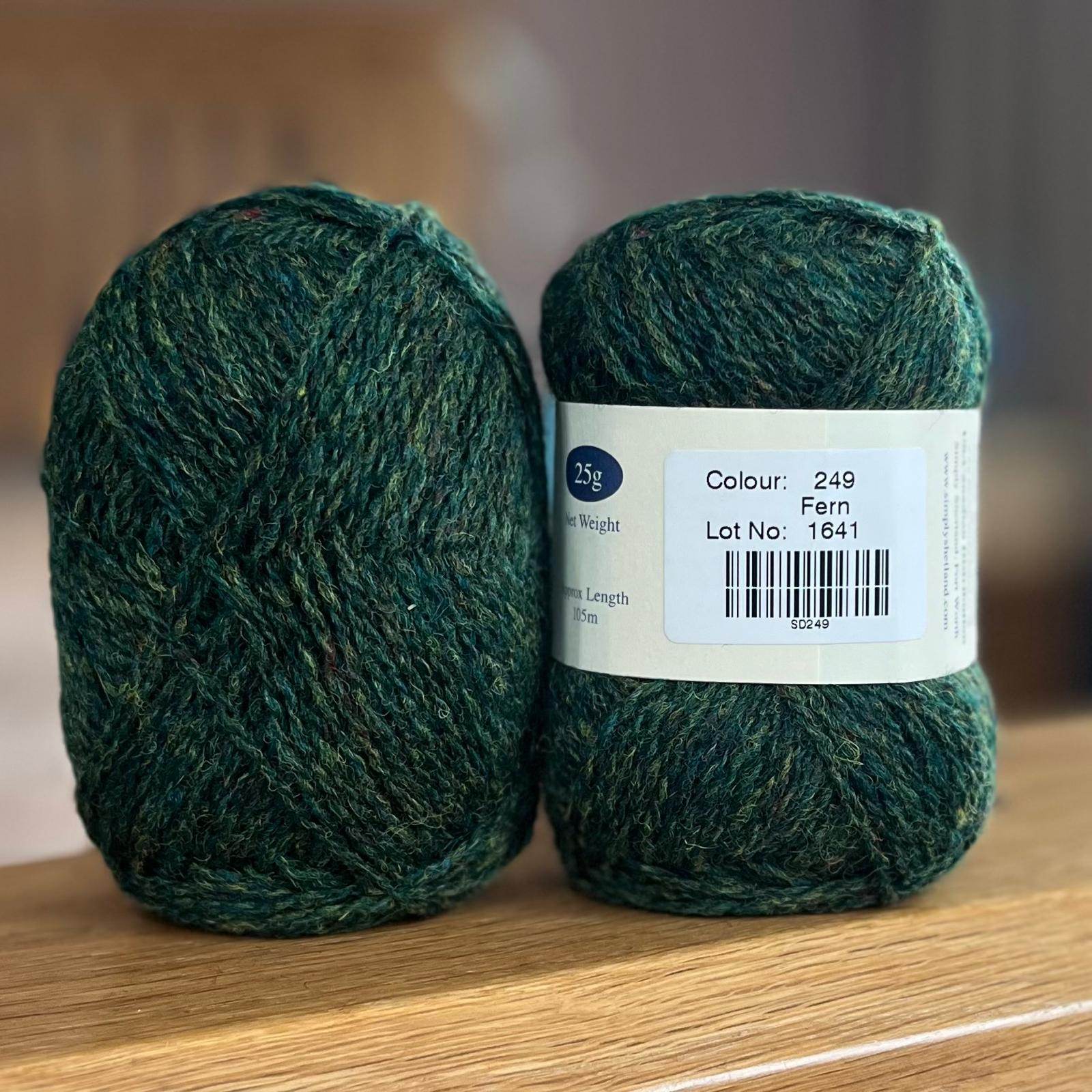25g balls of Spindrift fern green