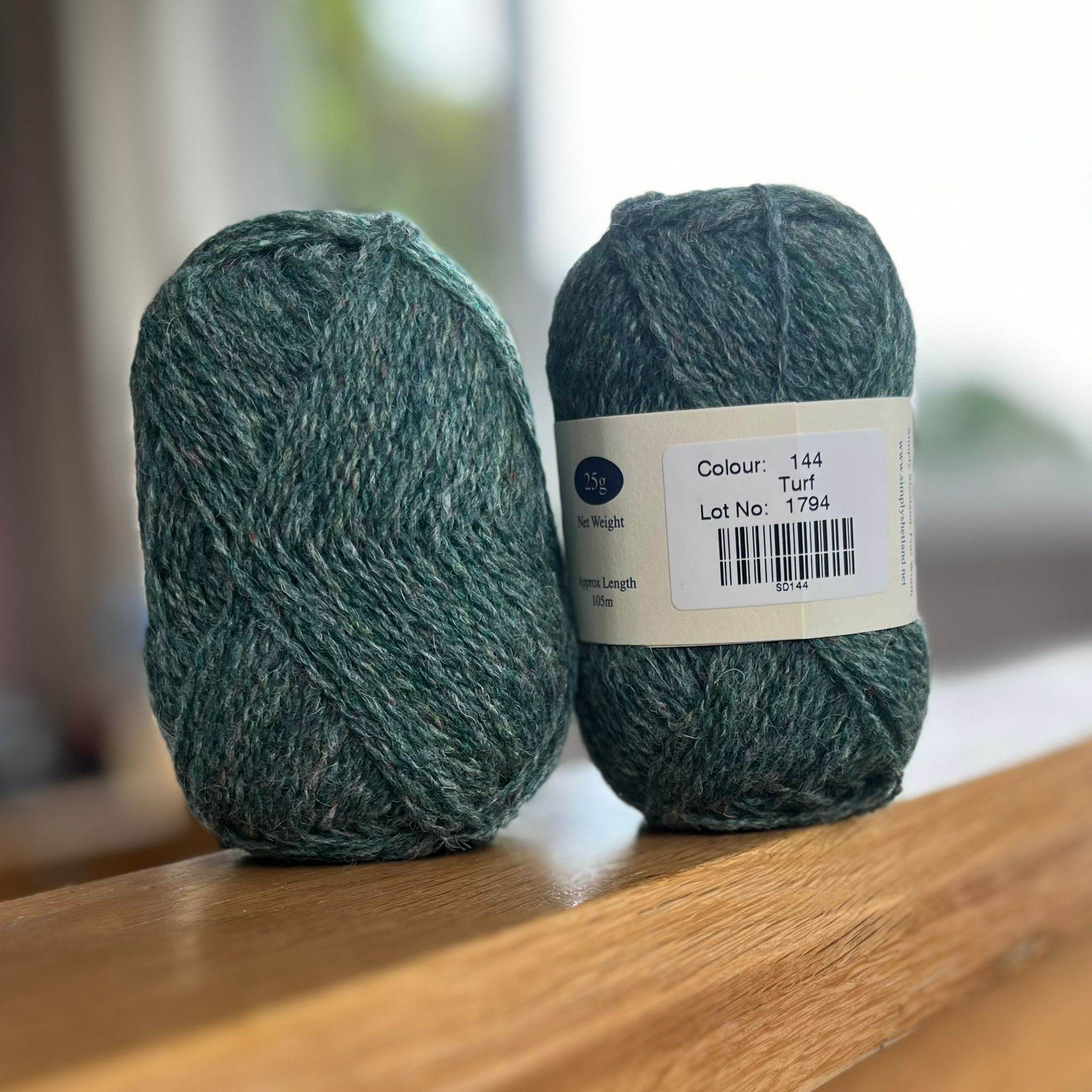 25g balls of Spindrift green turf