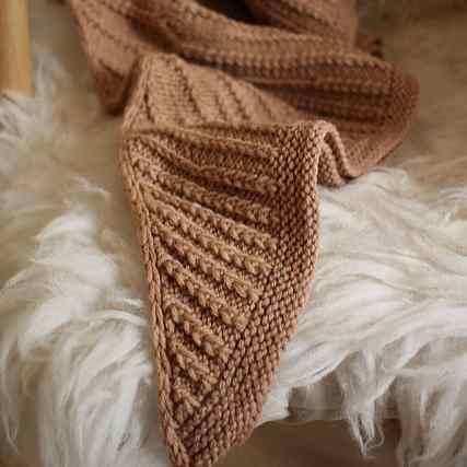Javelin Shawl by Teti Luksak